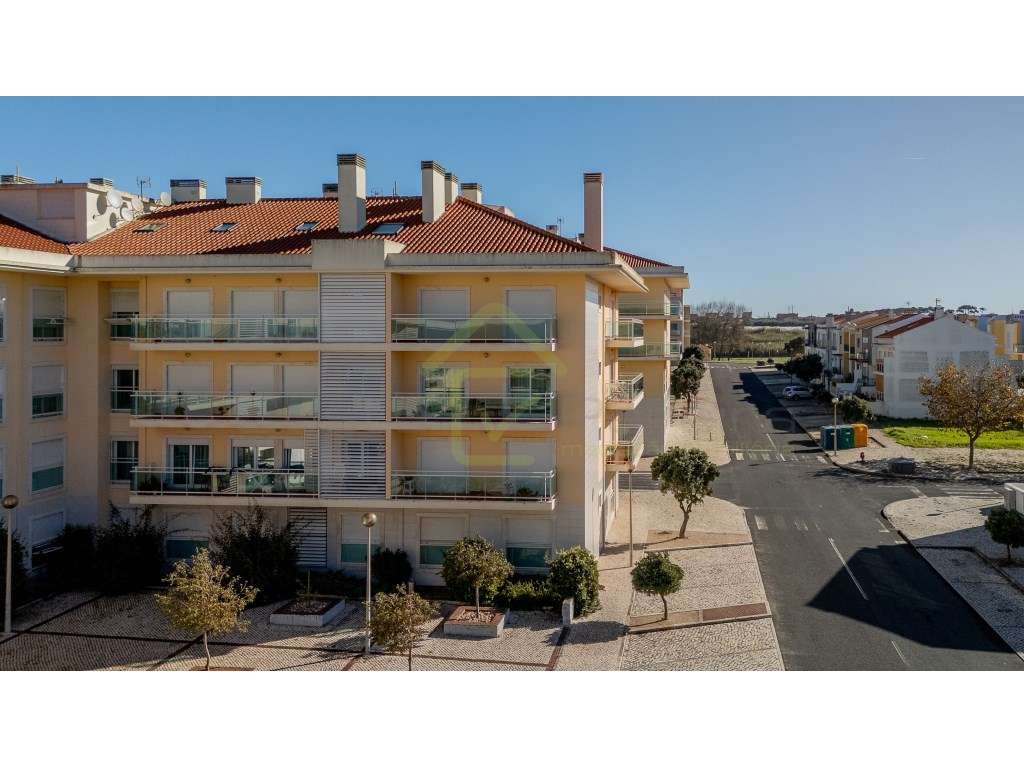 Apartamento T2 no Centro com boas áreas e excelente localização-37