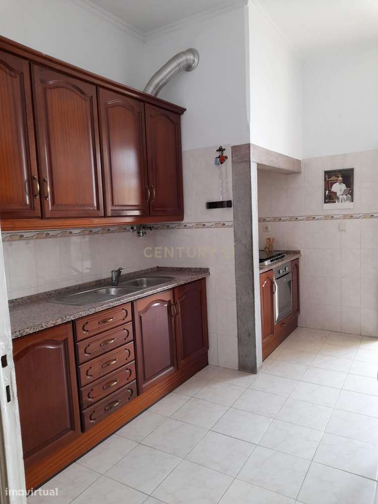 T7 com 200 m² para reabilitação| Elevado potencial de investimento no-21