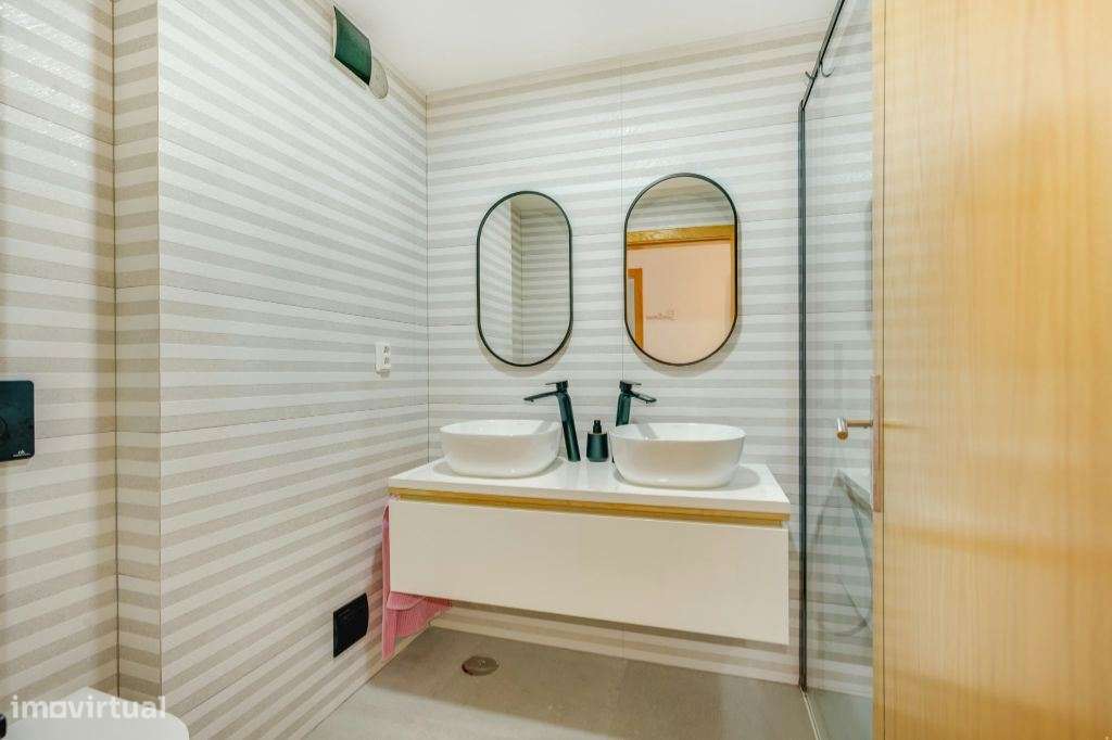 T4 de Luxo remodelado com 225 m², 2 Parqueamentos e Excelente Local...-14