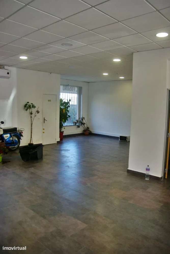 Imóvel Comercial 100m² em Algueirão-Mem Martins - Grande imagem: 3/8