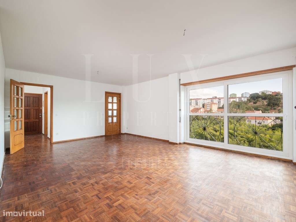 Apartamento T4 com Garagem | Rua Sanches da Gama, Coimbra-1