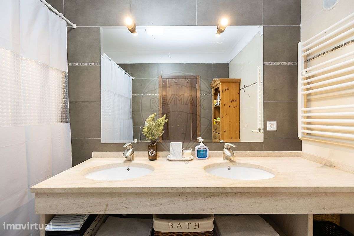 Moradia T5 para venda-18