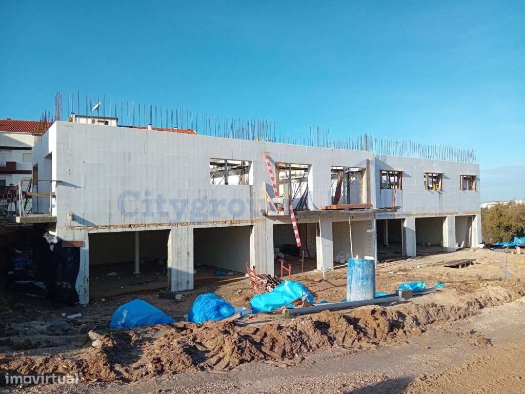 Apartamento T2 em Condomínio Fechado nos Pousos - Tecnologia Verde-17