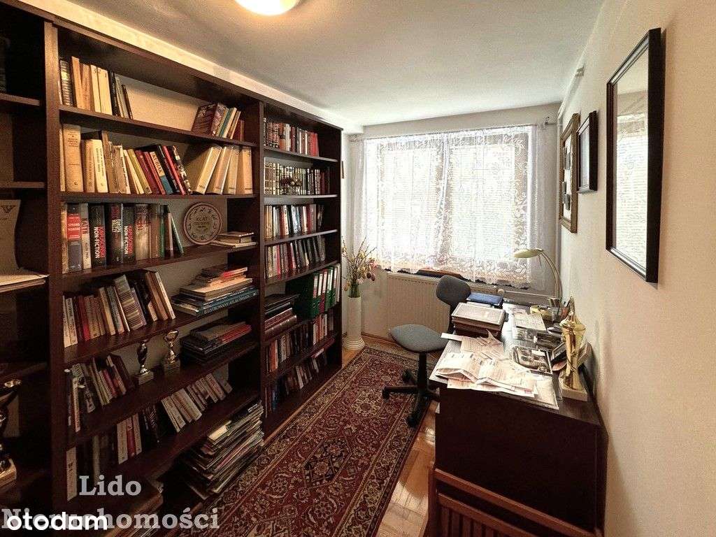 Dom w atrakcyjnej lokalizacji-16