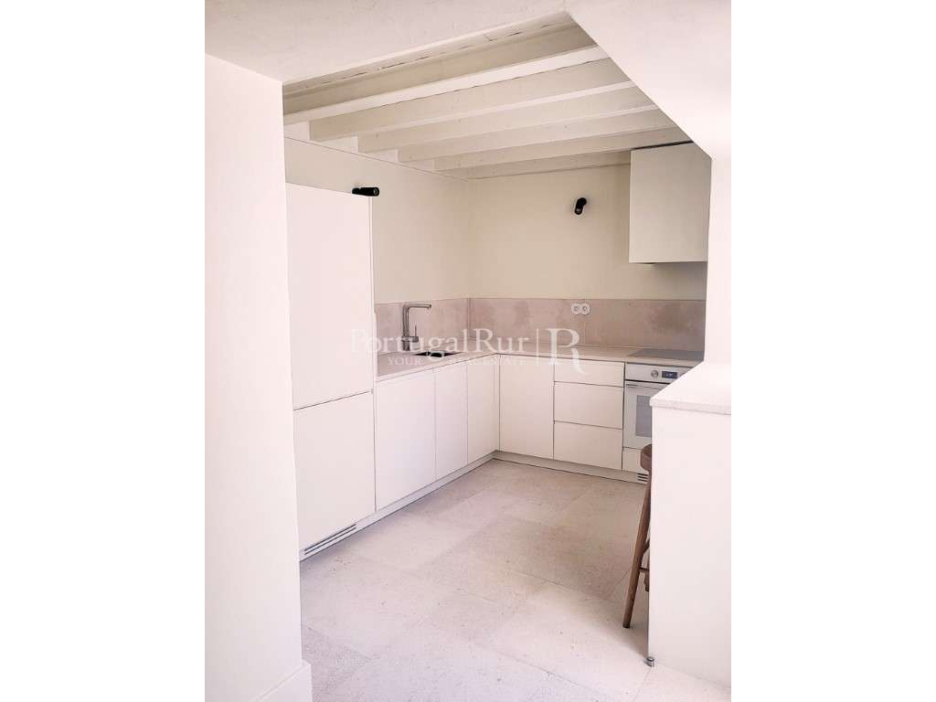 Moradia T2 Totalmente Reabilitada - Grande imagem: 3/27