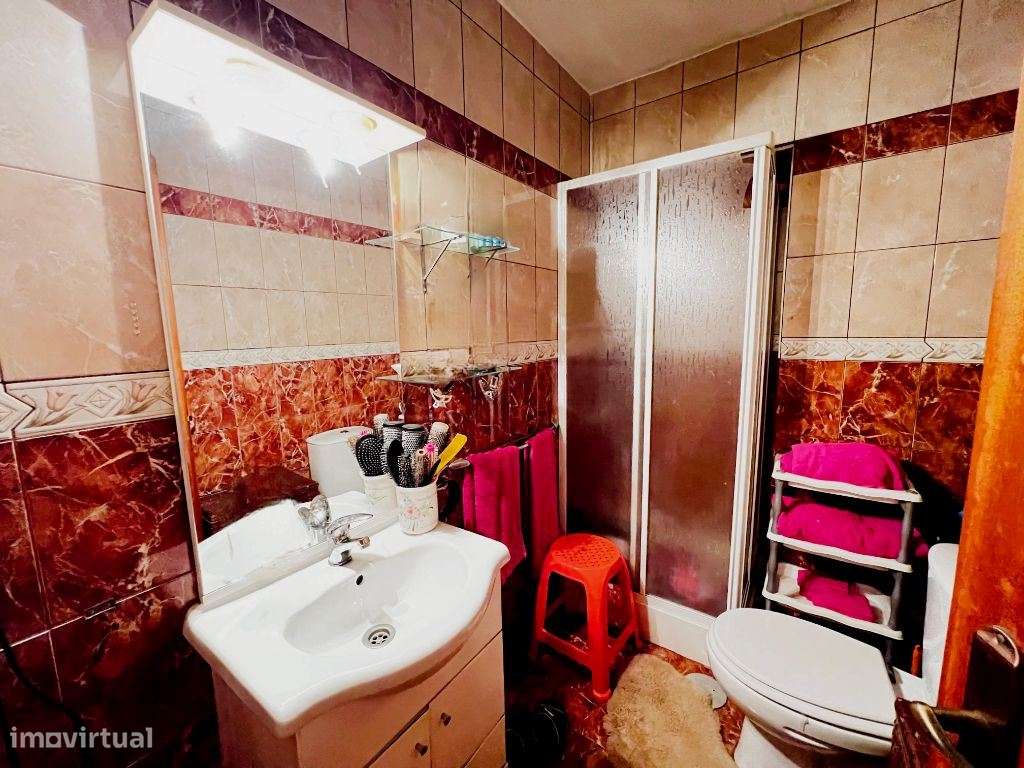 Andar de Moradia T3 com Entrada Independente, Varandas e Sótão  Te...-8