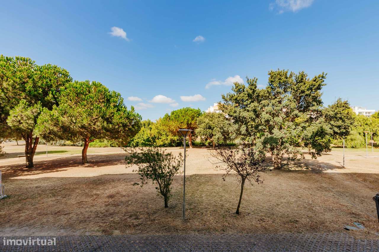 Apartamento de 4 assoalhadas em zona de excelência no Montijo-28