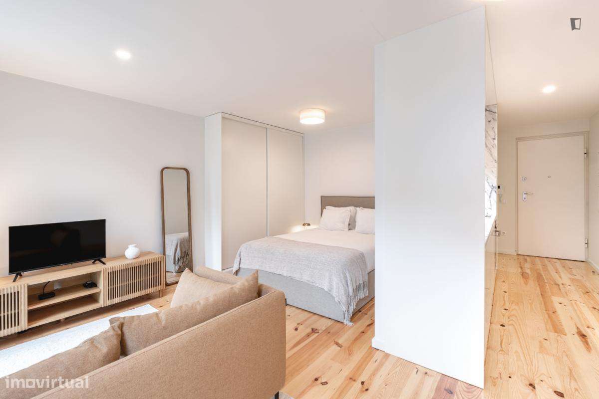 Estúdio - localizado em Cedofeita Porto - Grande imagem: 4/10