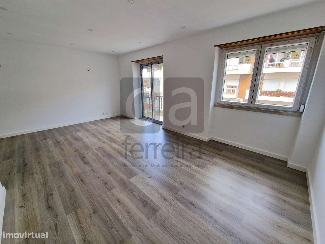 Apartamento T2 todo remodelado junto ao Shopping santarem-28