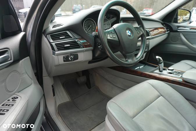 BMW X5 3.0si xDrive - 8