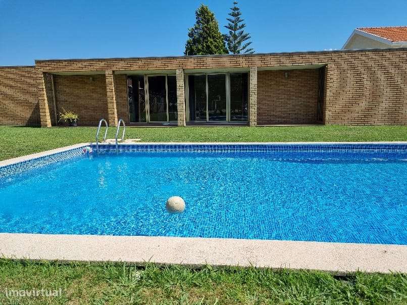Moradia Triplex, em cond. fechado c/ piscina, campo de jogos e ginásio - Grande imagem: 5/21