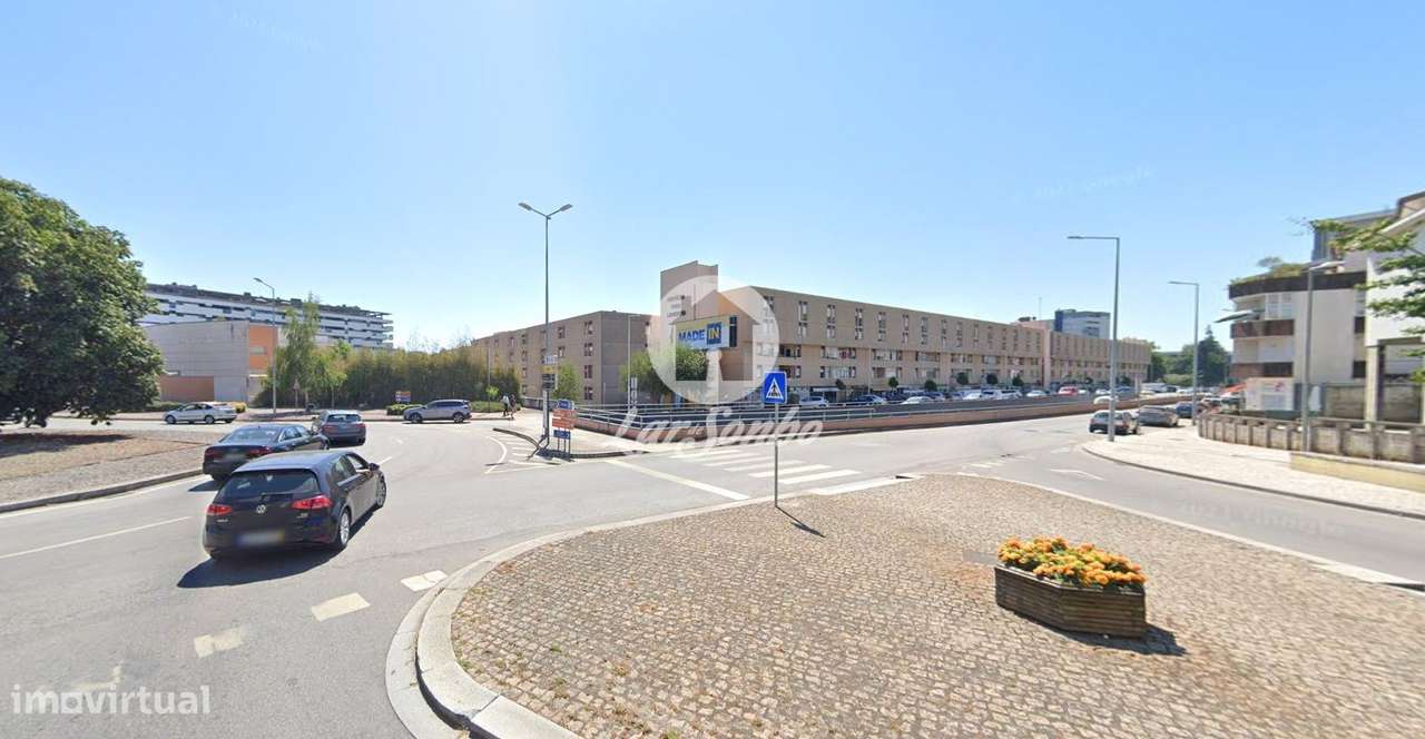 Loja com 57m2 no centro de Vila Nova de Famalicão - Grande imagem: 3/17