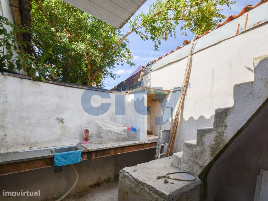 Moradia T2 c/ Terraço e Espaço Exterior | Tramagal, Abrantes-23