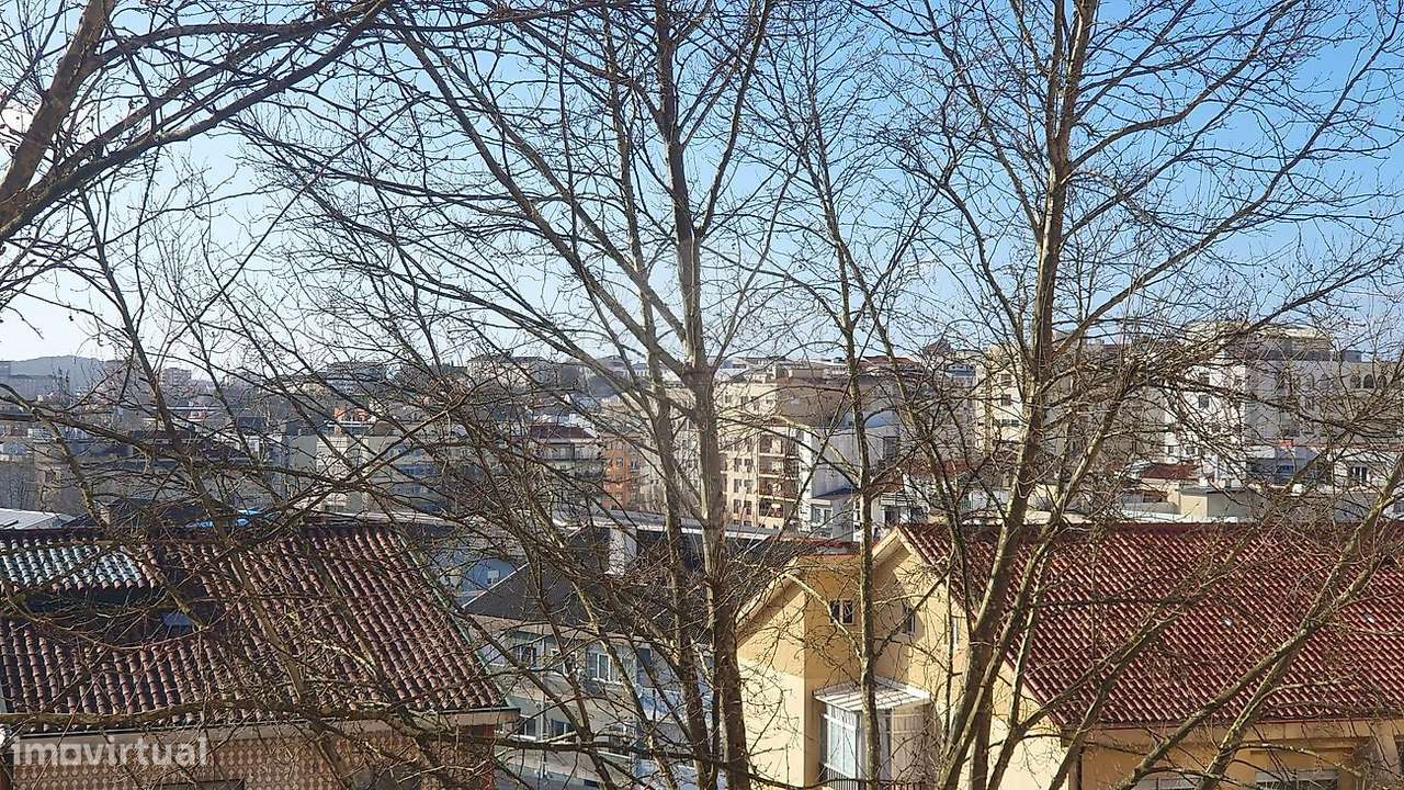 Apartamento T3 no Centro de Braga, junto á escola Alberto S. Paio-17