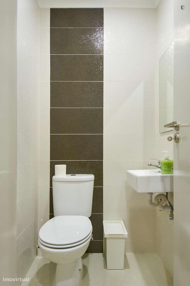 Quarto - localizado em Penha de França Lisbon - Grande imagem: 2/28