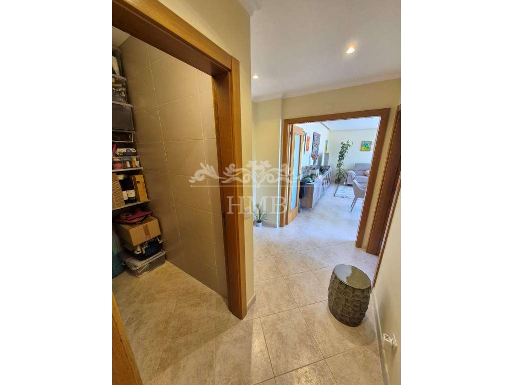 T2 NA URBANIZAÇÃO MÁ PARTILHA EM ALVOR COM GARAGEM - Grande imagem: 2/44