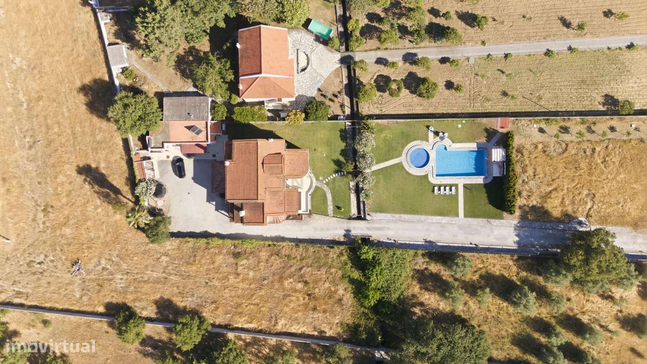 Quinta de Charme em Palmela – Renovada, Espaçosa e Pronta a Viver-28