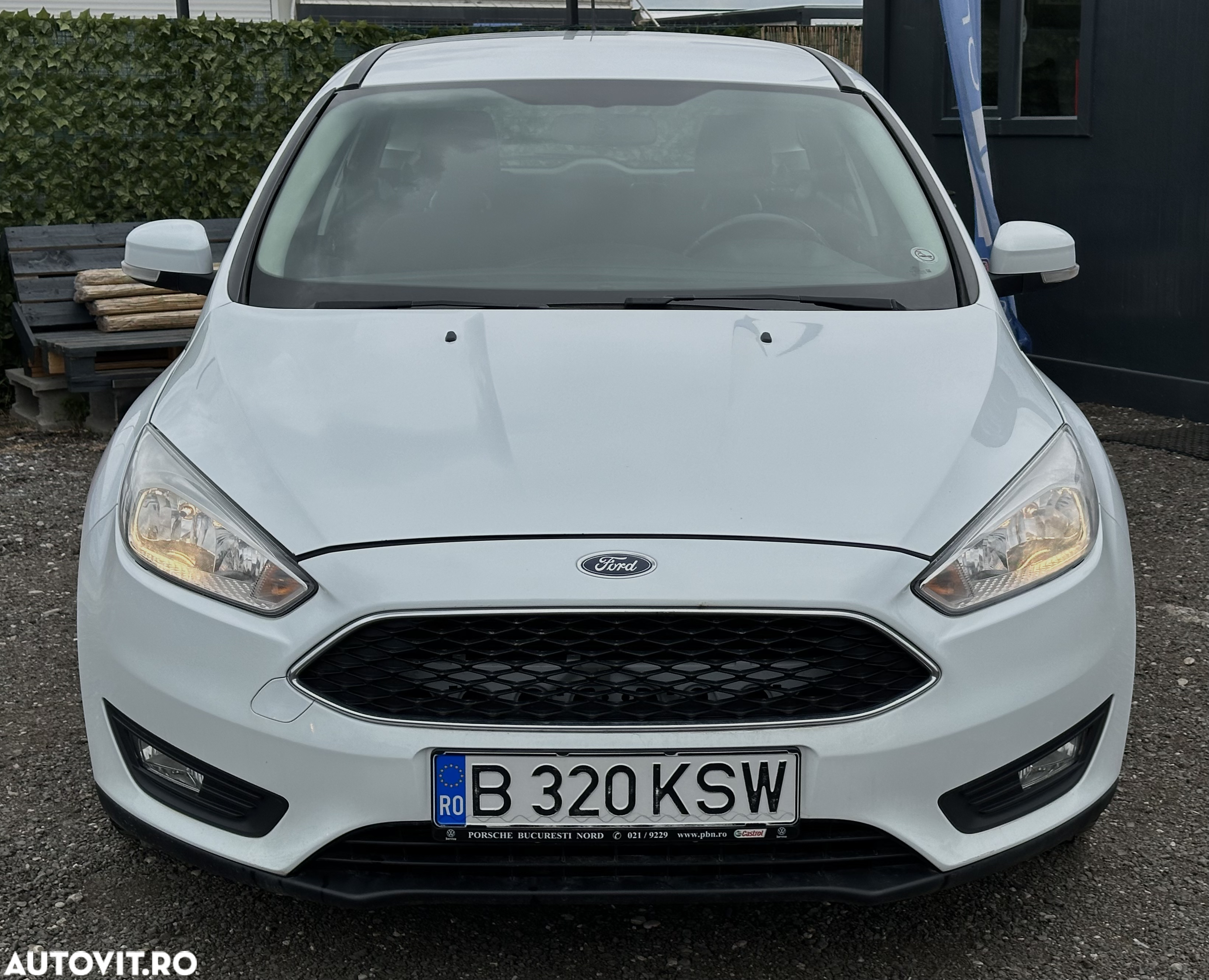 Ford Focus 1.6 Ti-VCT Powershift Trend - 24