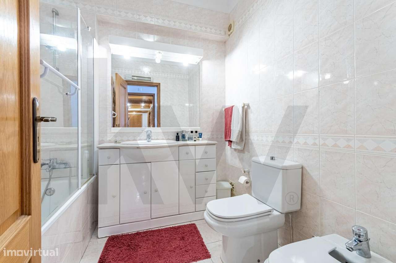 EXCELENTE T3 | PARCIALMENTE RENOVADO | QUINTA GRANDE - Av. dos Moinhos-17