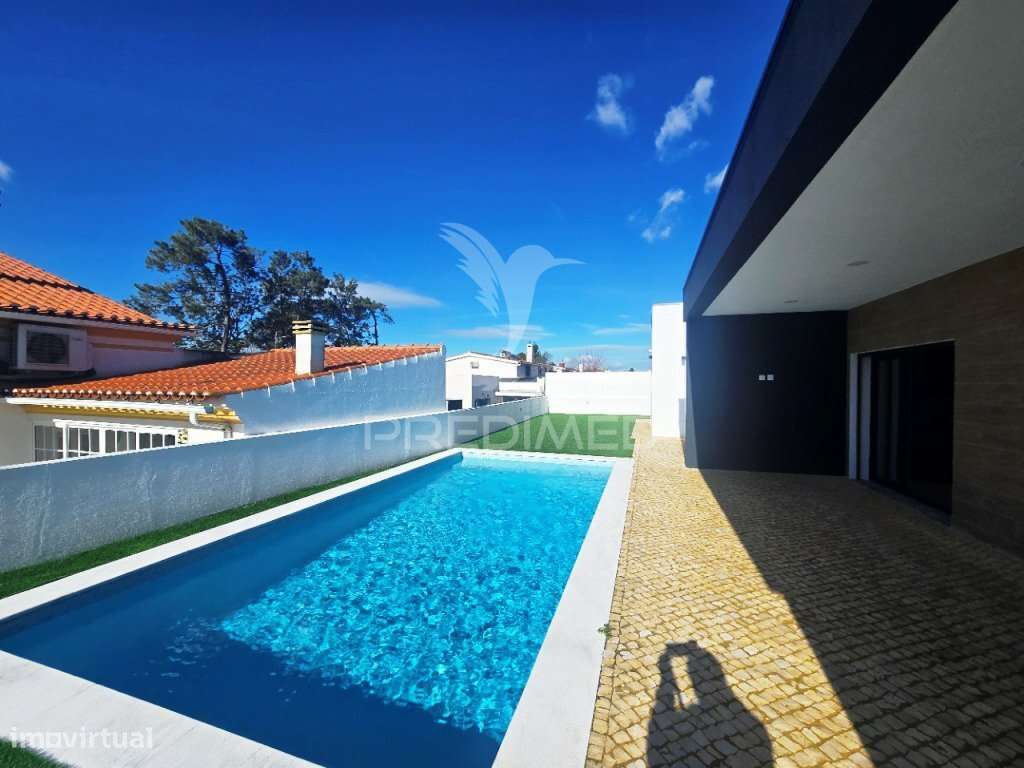 Moradia Isolada TérreaT4, c/Piscina e Garagem, em Azeitão - Grande imagem: 2/40
