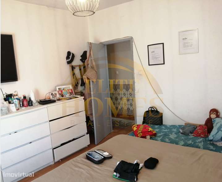 Moradia Bifamiliar com Potencial – Excelente Oportunidade de Investime-5