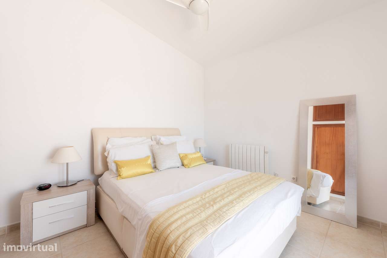 Villa de 4 quartos com personalidade e piscina em Almádena-19