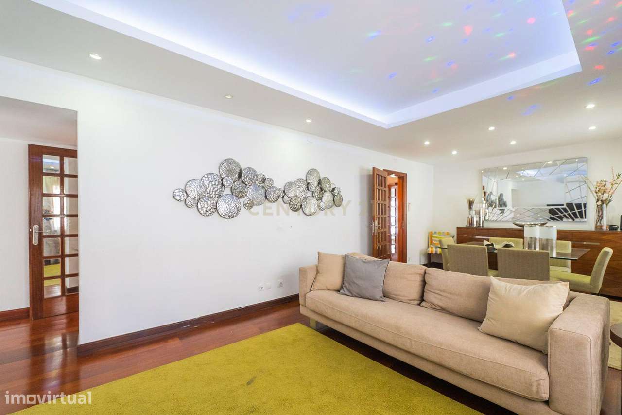 Moradia T4 com piscina-16