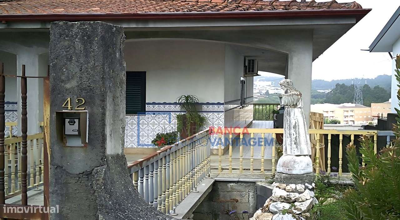 Moradia individual, para venda, Santa Maria da Feira - Milheiros de... - Grande imagem: 2/5