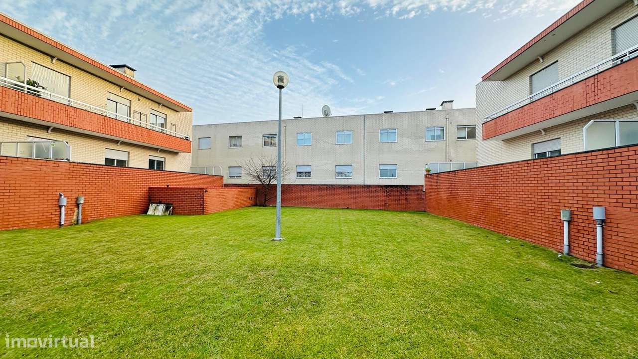 Apartamento T2 Mindelo Junto Metro - Grande imagem: 2/24