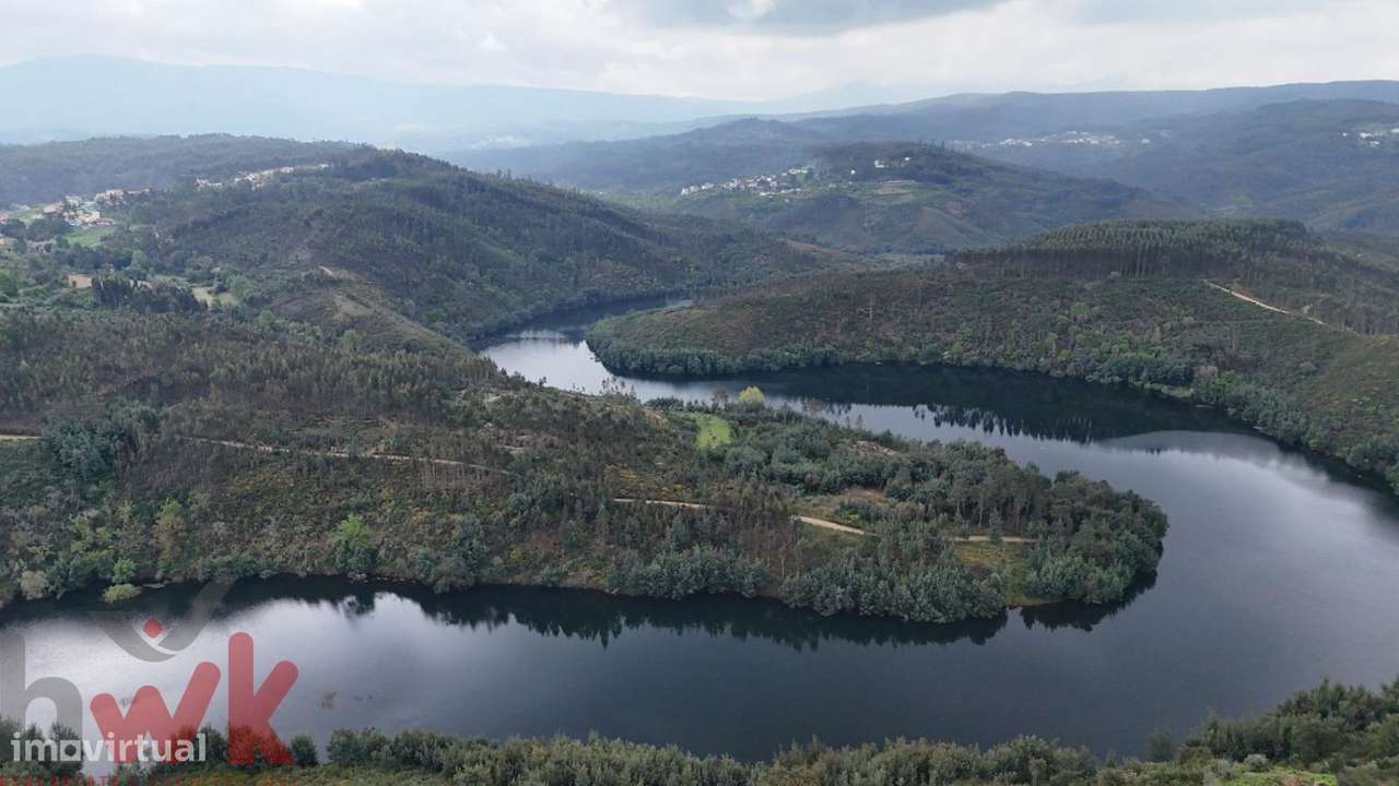 Moradia T4 com terreno com vista para o Rio Alva-4