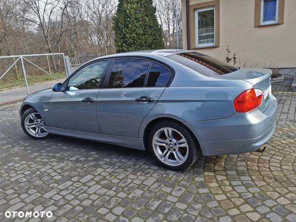 BMW Seria 3 320i - 21