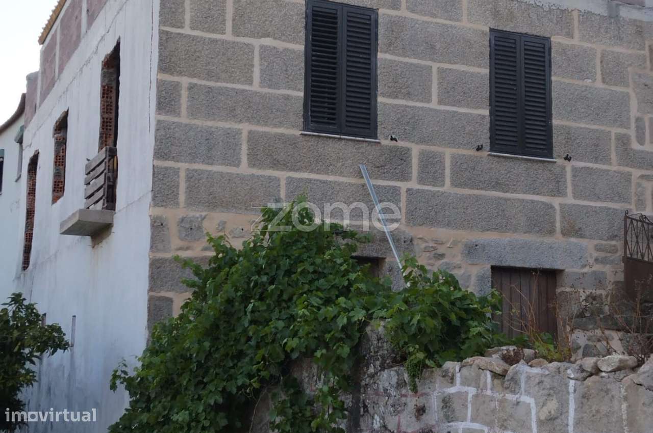 Moradia T5 em fase final de construção em Fornos de Algodres-15