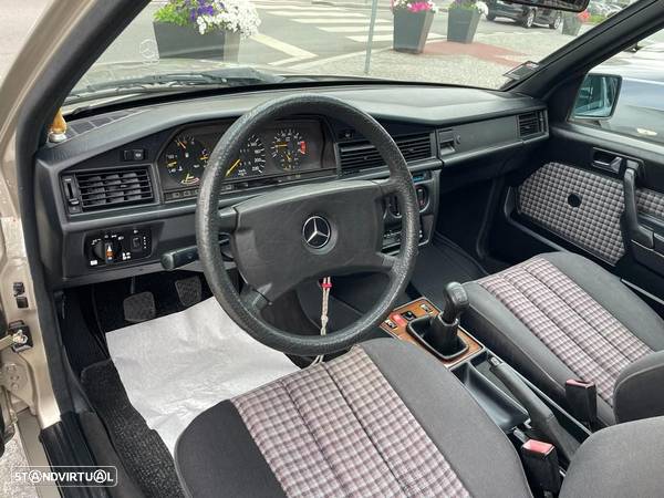 Mercedes-Benz 190 E 2.0 - 8