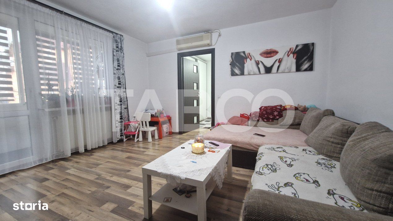 Apartament de vanzare cu 3 camere si balcon la etajul 3 Terezian Sibiu