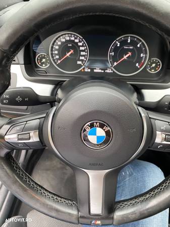 BMW Seria 5 520d xDrive AT - 12