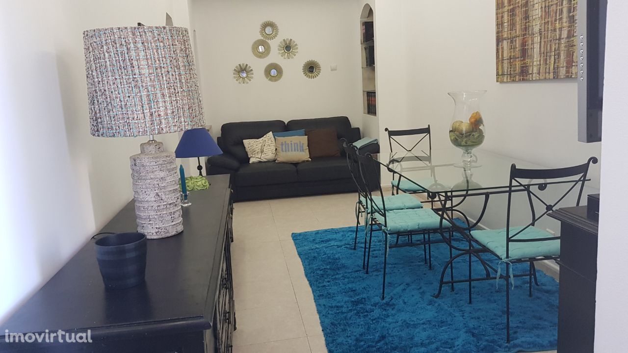 Apartamento T2 centro de Almada mobilado