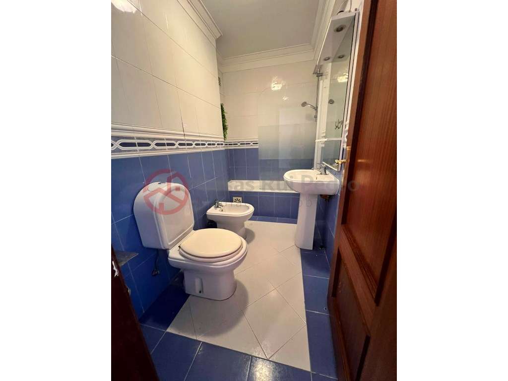 Apartamento T3 com garagem e arrecadação em Santa Marta do Pinhal, ...-43