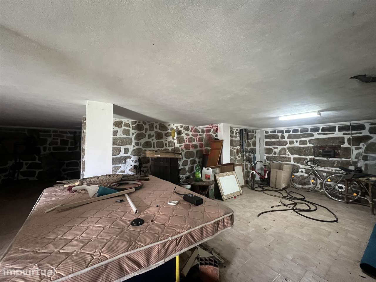 Moradia T4 com Piscina e Terreno de 2.407m² | Raimonda, Paços de Ferre-39