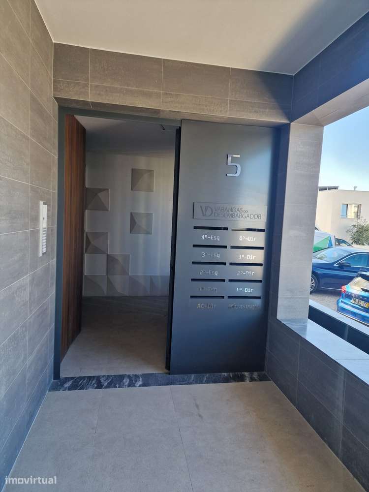 T3 2º Luxo c Estac. Arrecad., Varandas, Vistas jtº Forúm Almada-15