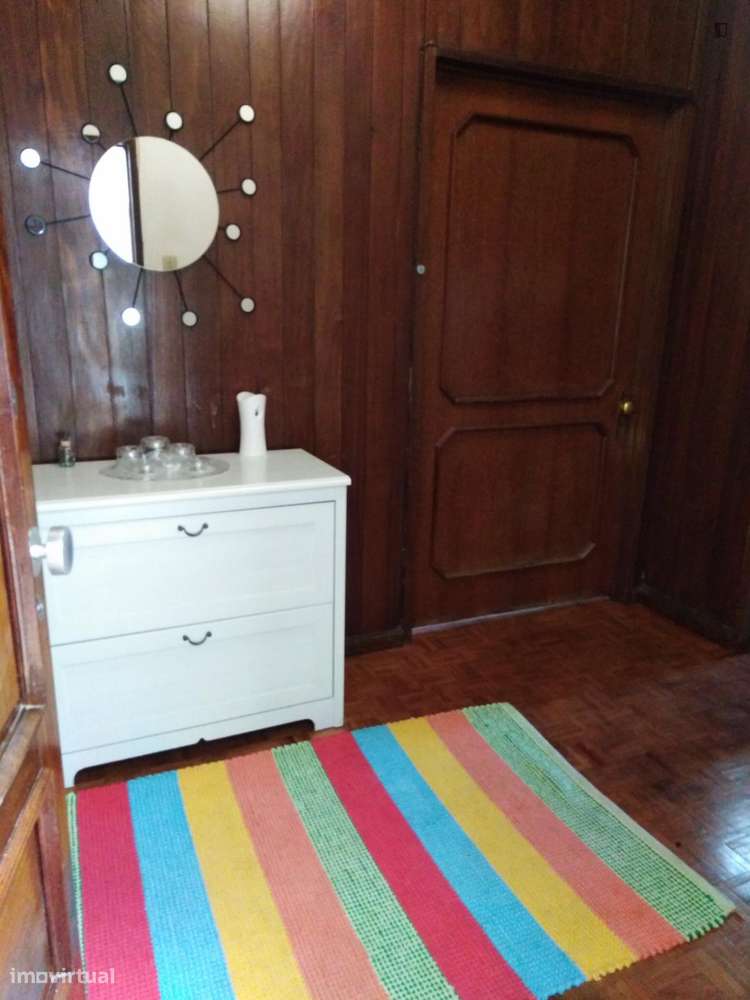 Quarto - localizado em Massarelos Porto - Grande imagem: 2/10