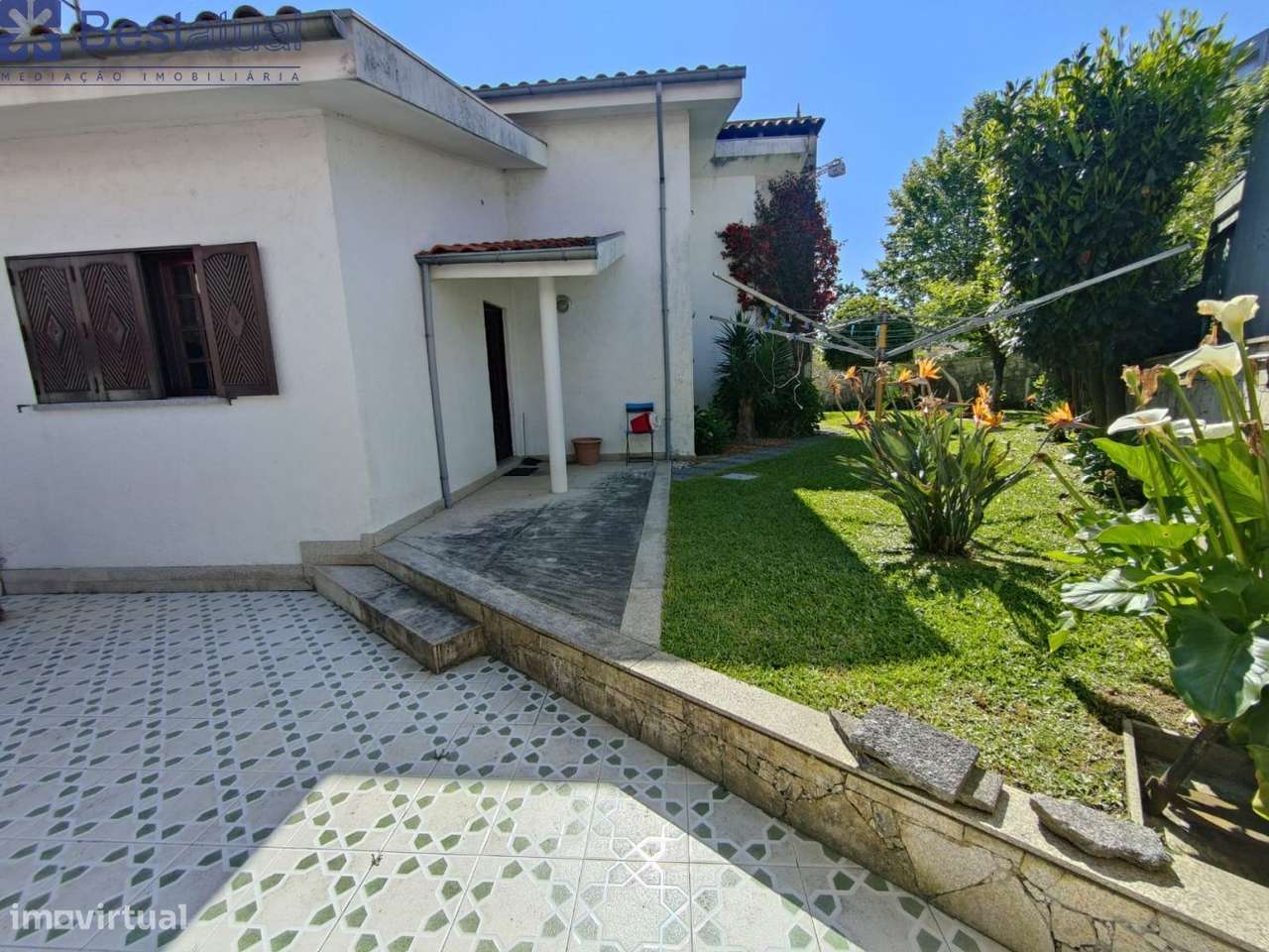 Moradia T4  C/Sótão + 1 Habitação T 3 - J/MC Donalds-6