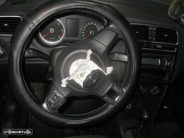Carro MOT: CAYB CXVEL: MLM VW POLO 2011 1.6 TDI 90CV 5P PRETO DIESEL - 8
