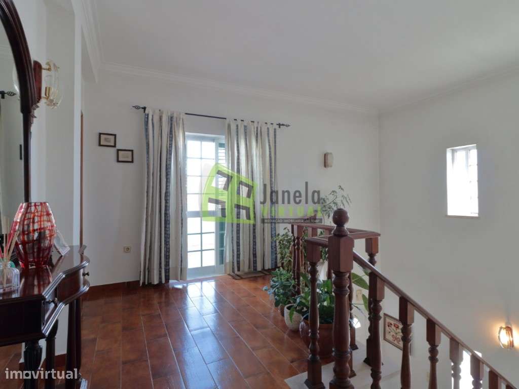 Moradia T4 com Quintal e Garagem - Quinta do Conde-21