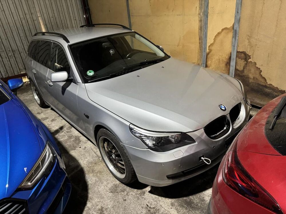 BMW 5 Series E60/E61 525xi 2007