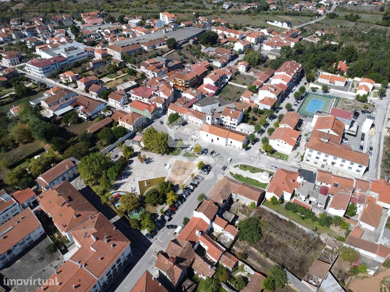 Apartamento T2 duplex novo com terraço e estacionamento no centro da V-9