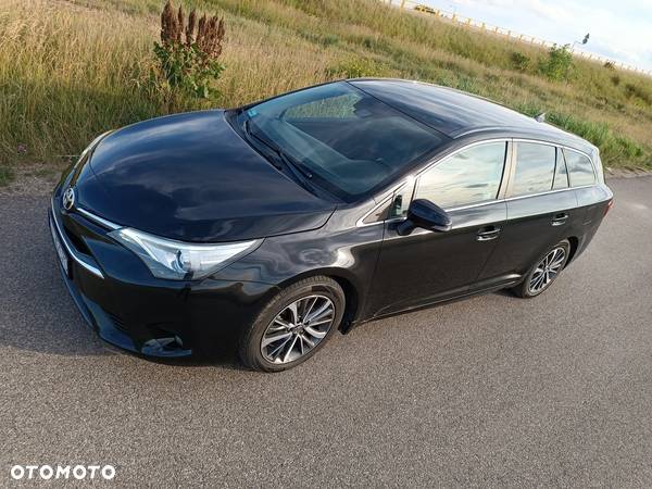 Toyota Avensis 2.0 D-4D Prestige - 25