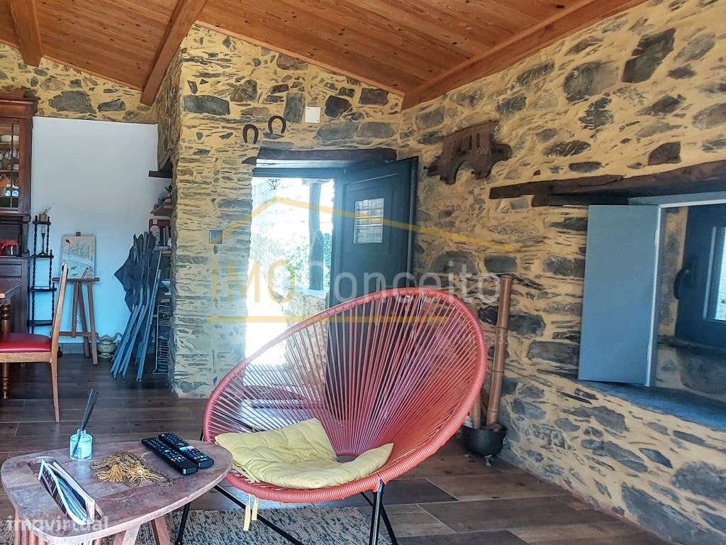 Alojamento local|| Moradia T3|| 2 pisos|| Castanheira de pera||-7