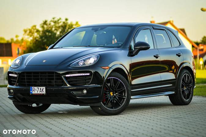 Porsche Cayenne GTS - 2