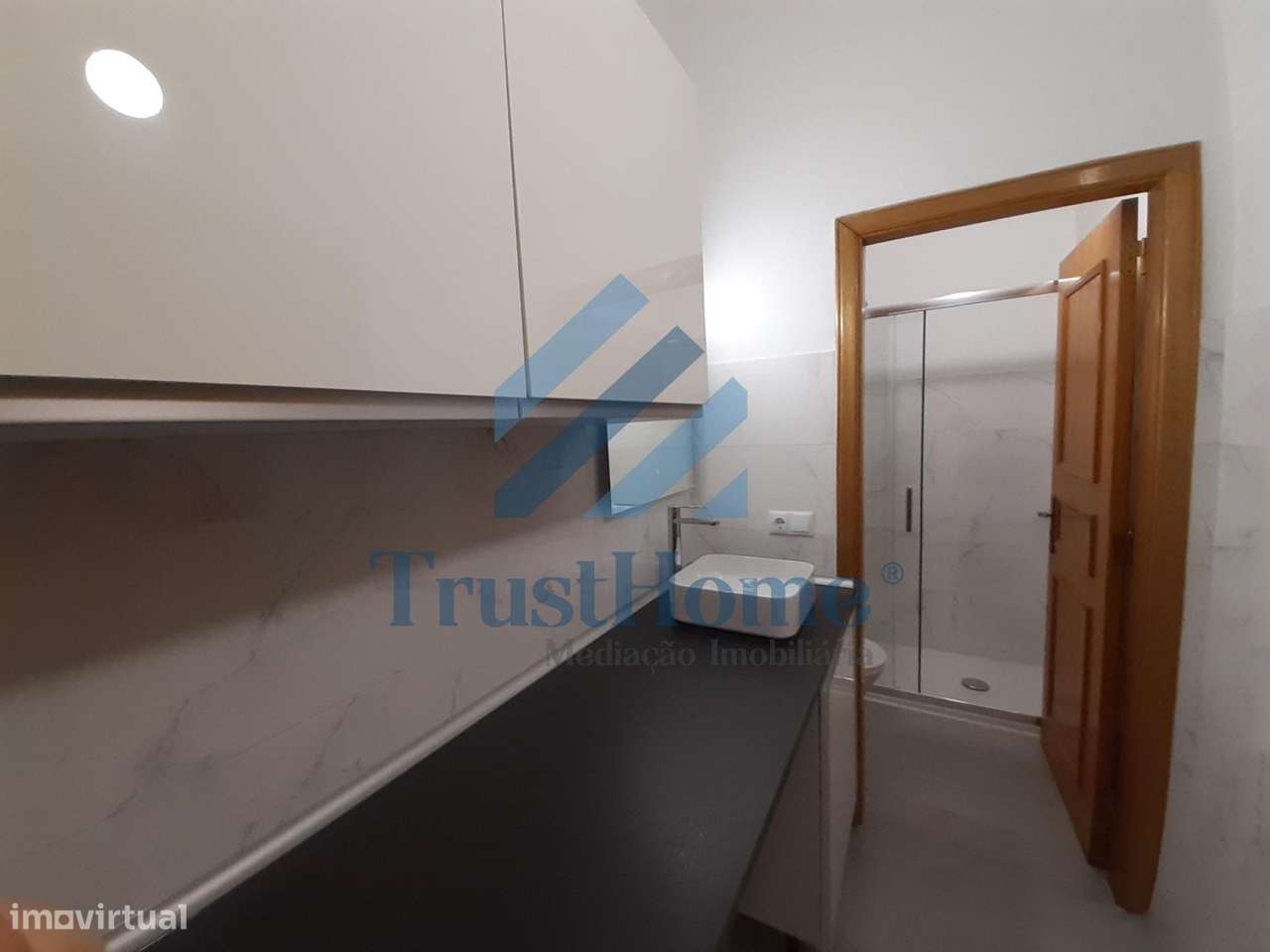 Loja transformada em t1 em Belas Sintra - Grande imagem: 5/23