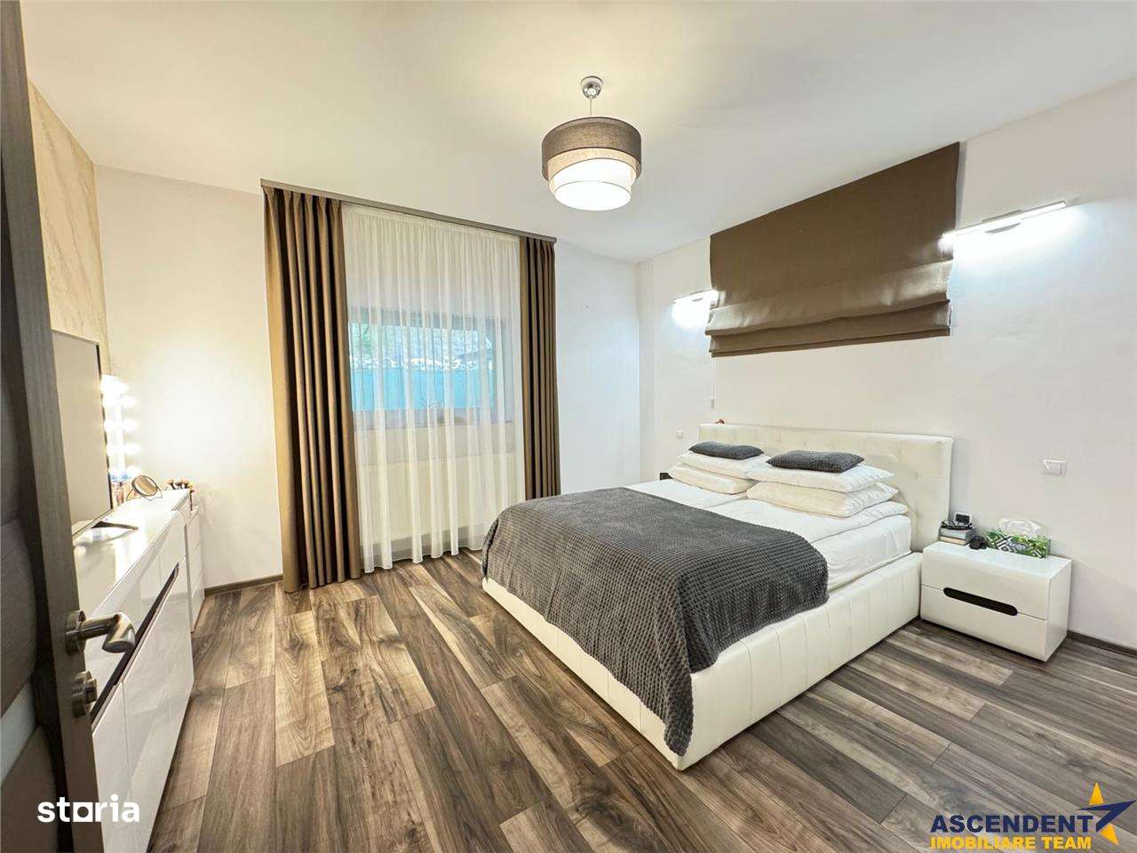 LIVE&Film!Resedinta de elita design aparte, amplasament apreciabil,Liv - Imagine principală: 4/20